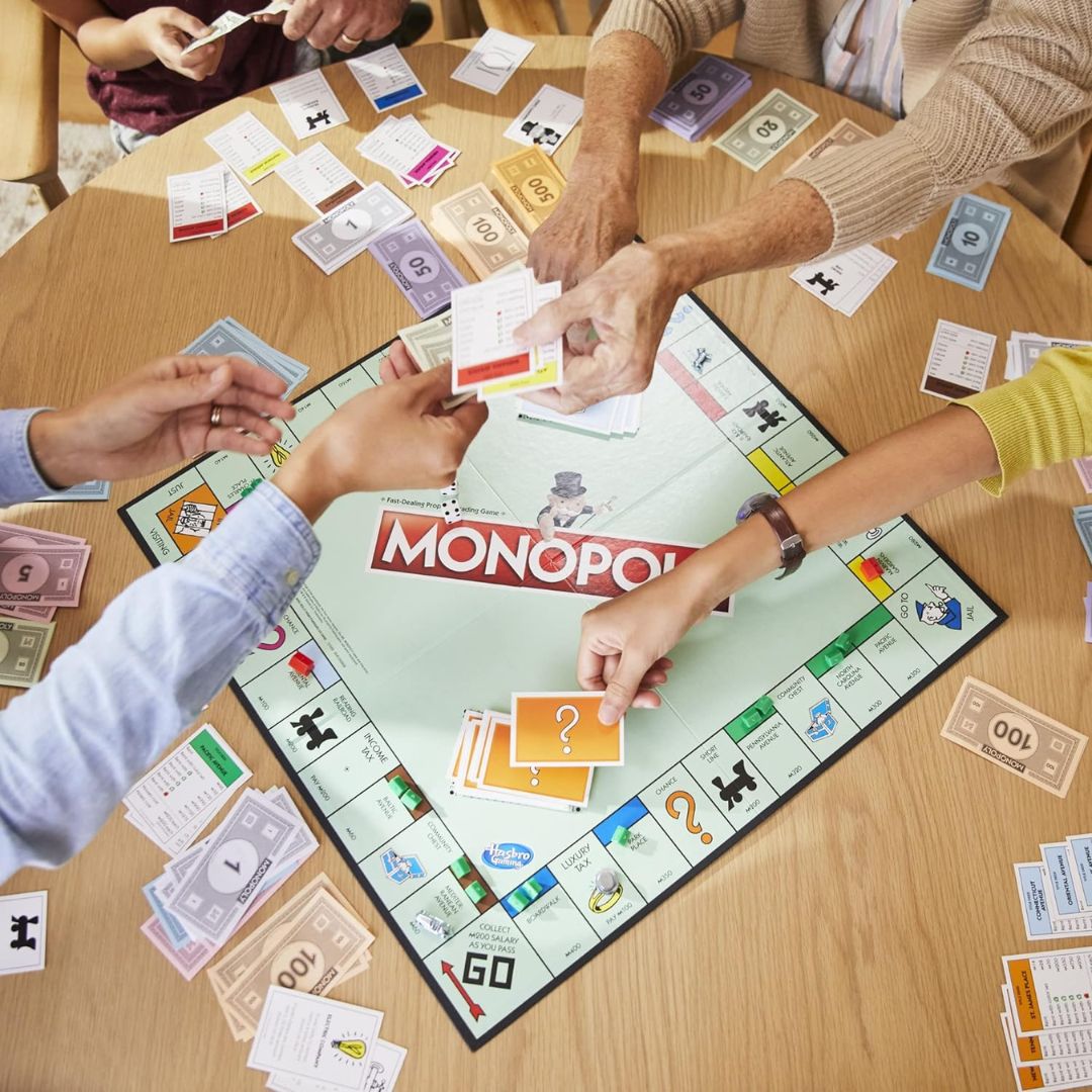 Hasbro Monopoly Classico Gioco da Tavolo dagli 8 anni in su